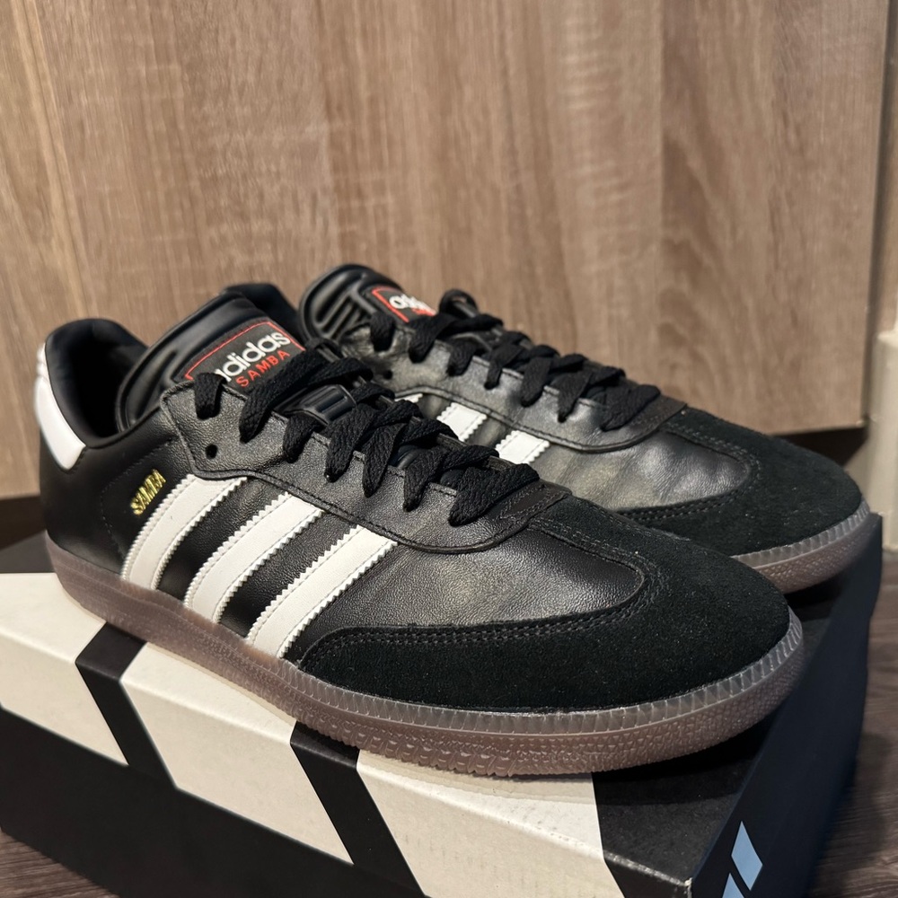Men's Adidas Samba Indoor Soccer Shoes size 10